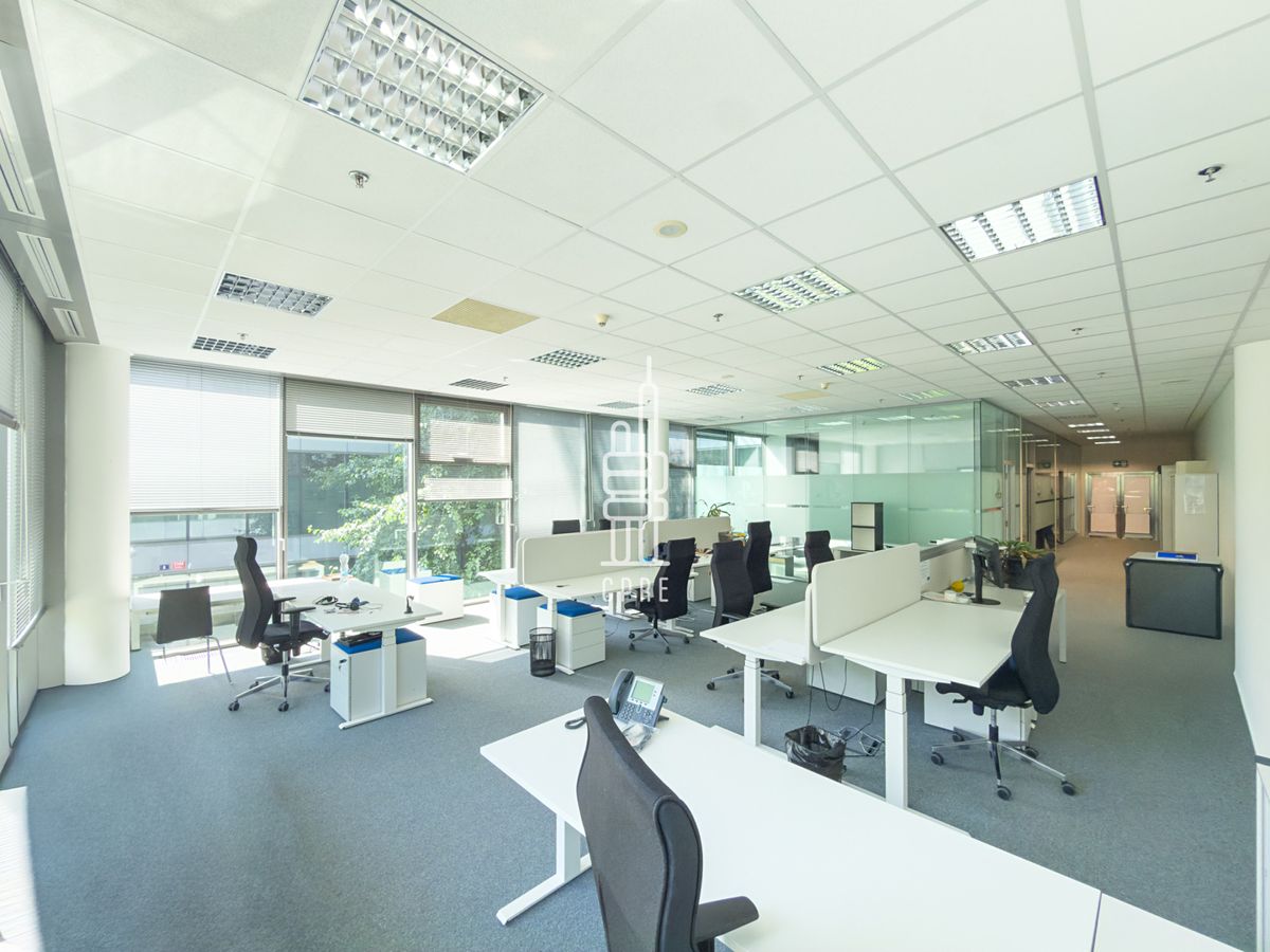Pronájem kanceláře 200 m² – fotografie 2