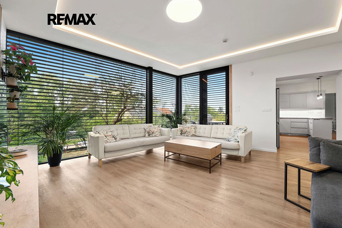 Pronájem bytu 5+kk 199 m²