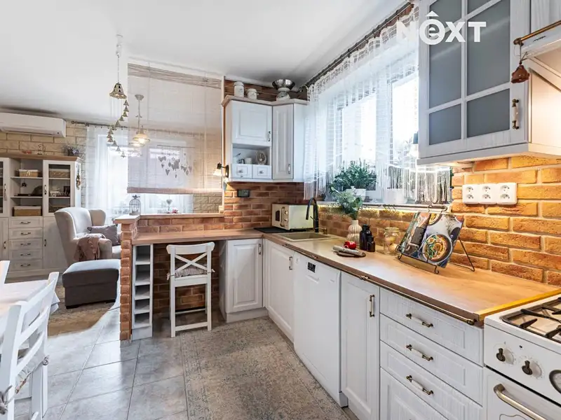 Prodej rodinného domu 180 m², pozemek 563 m², Mukařov – náhled fotky 2