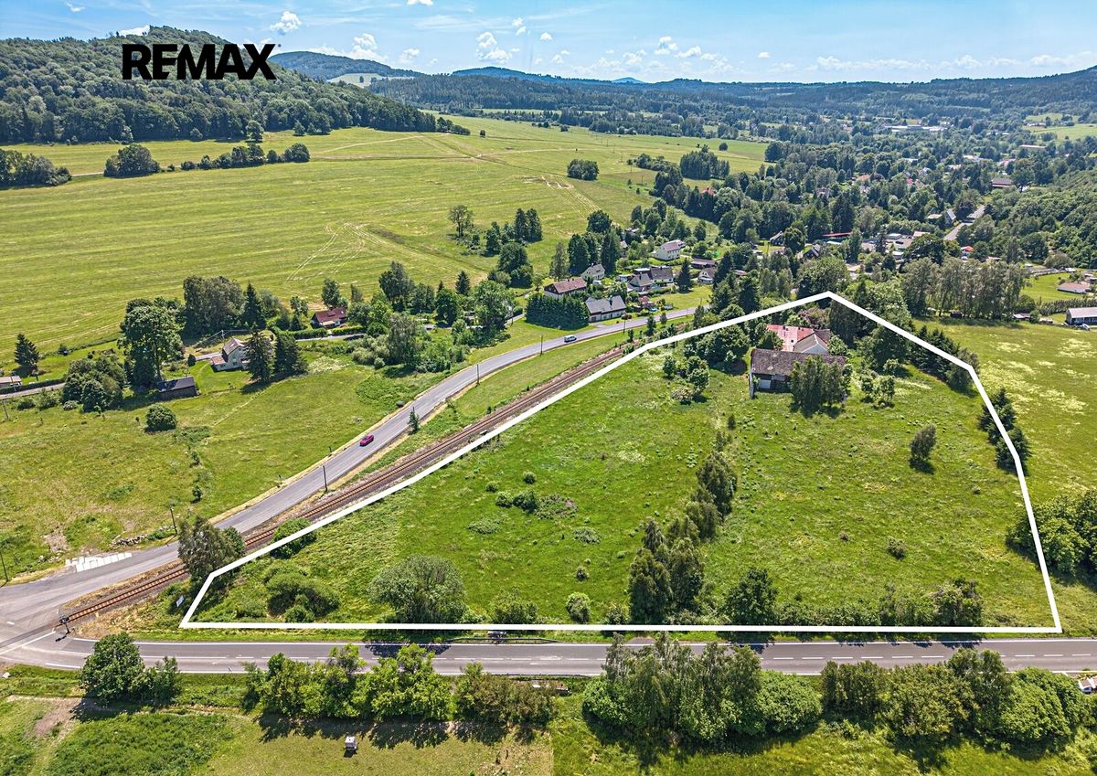 Prodej komerčního pozemku 21306 m²
