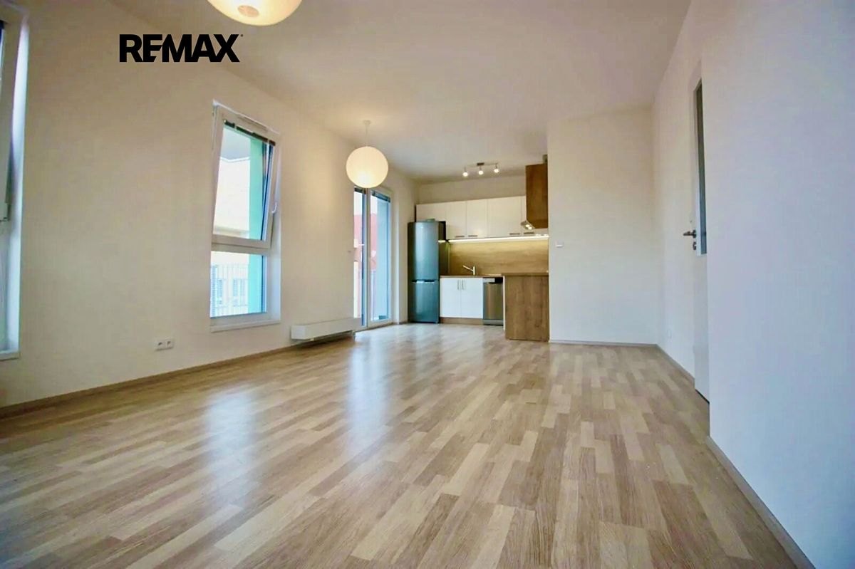Pronájem bytu 2+kk 67 m² – fotografie 4