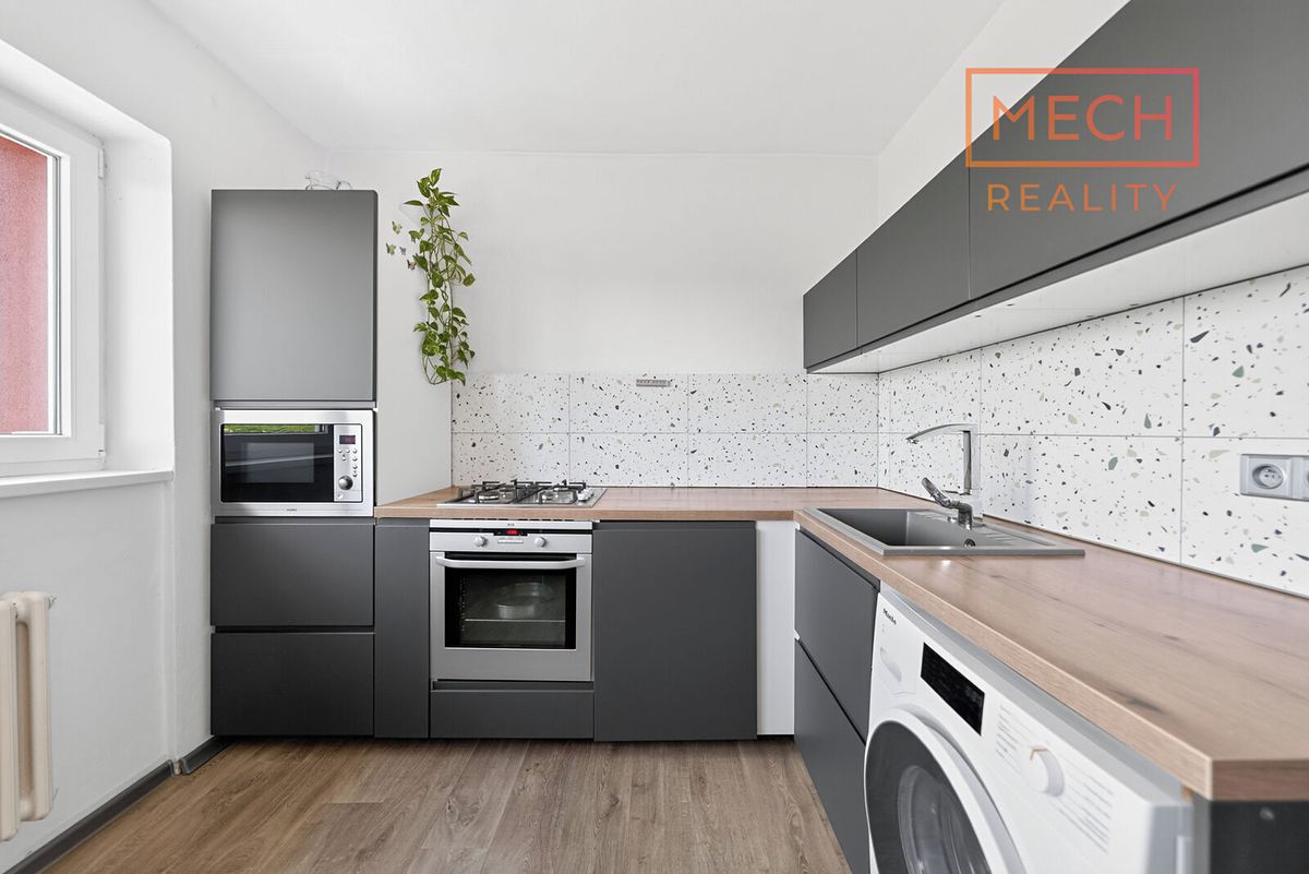 Pronájem bytu 2+1 56 m² – fotografie 2