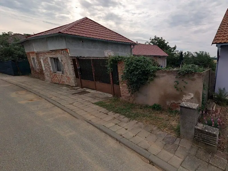 Dražba rodinného domu 100 m², pozemek 535 m², Hrádek – náhled fotky 1
