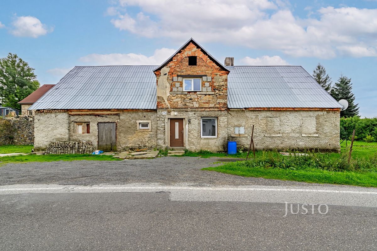 Prodej rodinného domu 230 m², pozemek 906 m²