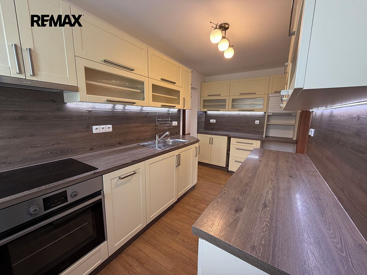 Pronájem bytu 3+1 59 m² – fotografie 2