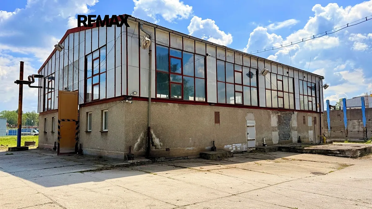 Pronájem výrobní haly, prostoru 345 m²