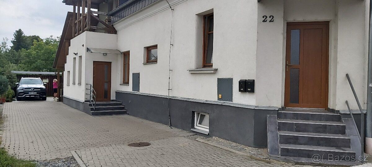 Prodej rodinného domu 412 m², pozemek 590 m² – fotografie 3