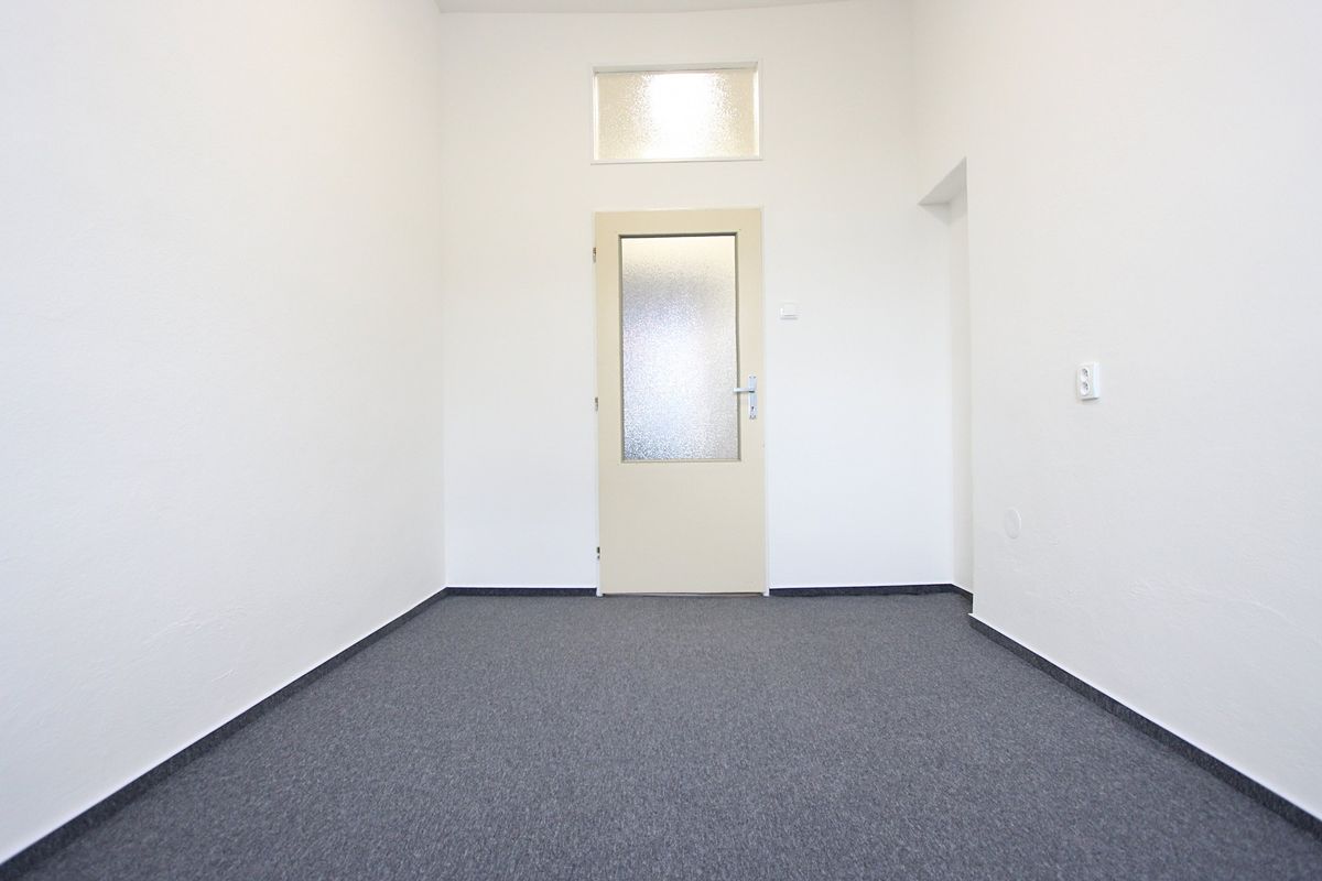 Pronájem bytu 2+kk 36 m² – fotografie 2