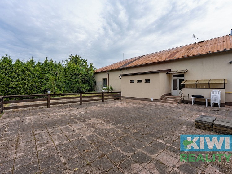 Prodej komerčního prostoru, 638 m² (9 z 27)