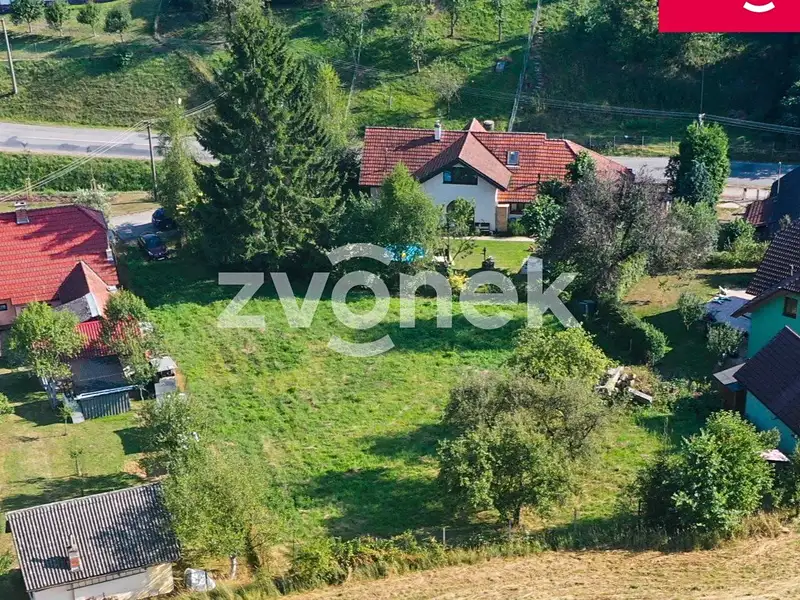 Prodej stavebního pozemku 923 m², Březůvky – náhled fotky 3
