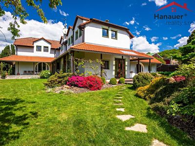 Prodej rodinného domu 310 m², pozemek 1884 m²