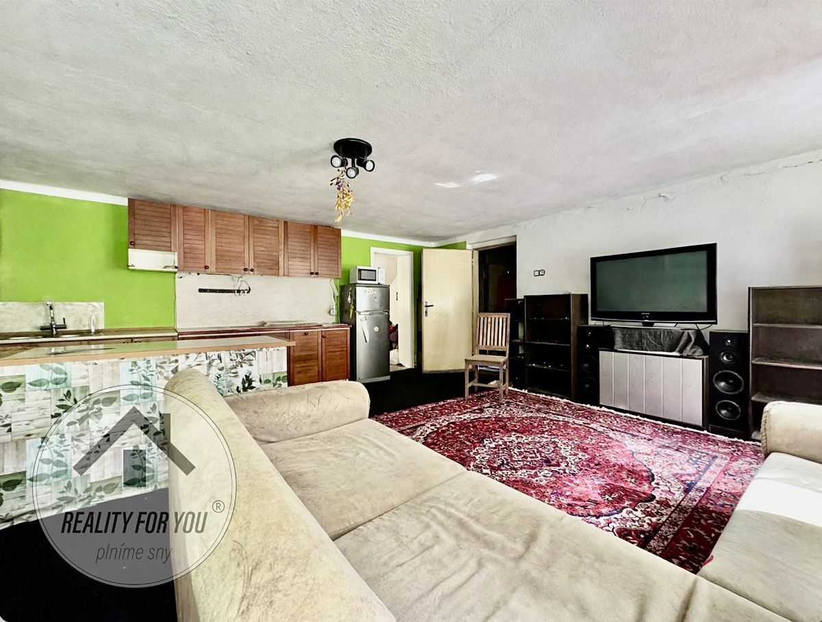 Prodej rodinného domu 220 m², pozemek 529 m² – fotografie 4