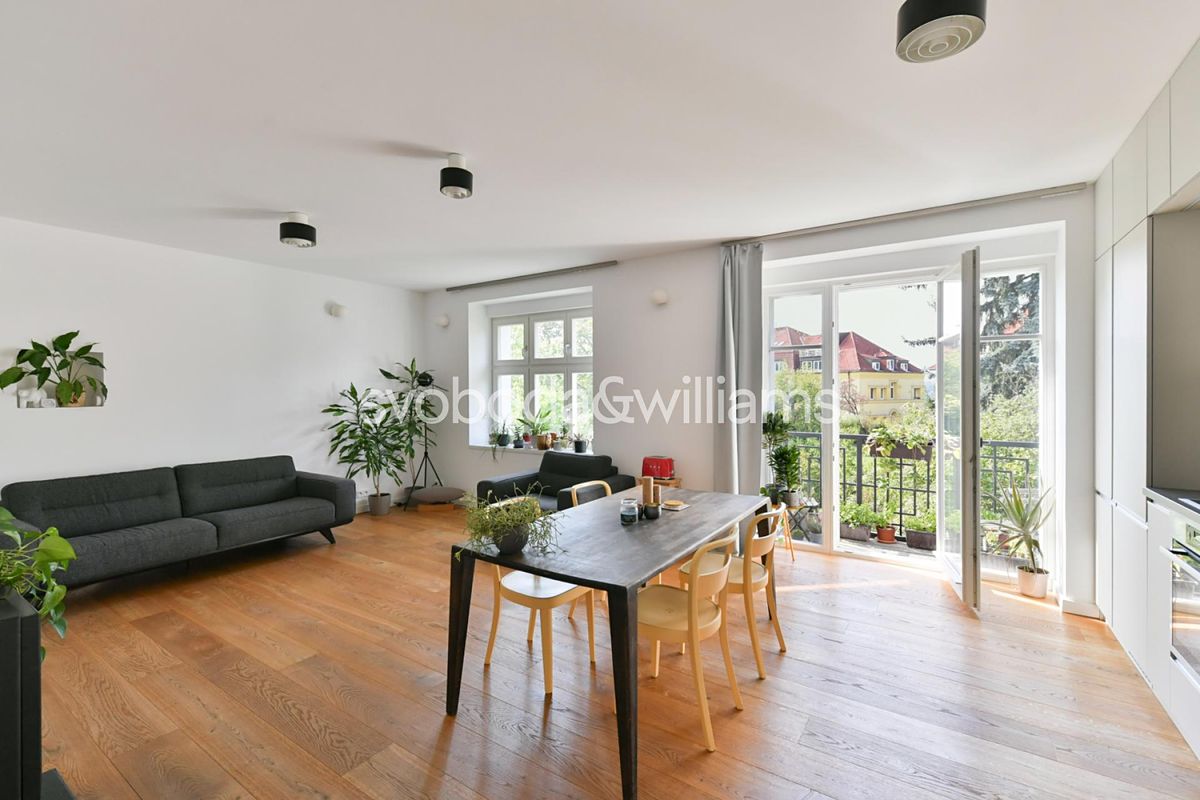 Pronájem bytu 4+kk 100 m² – fotografie 2