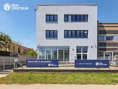 Pronájem kanceláře 684 m²