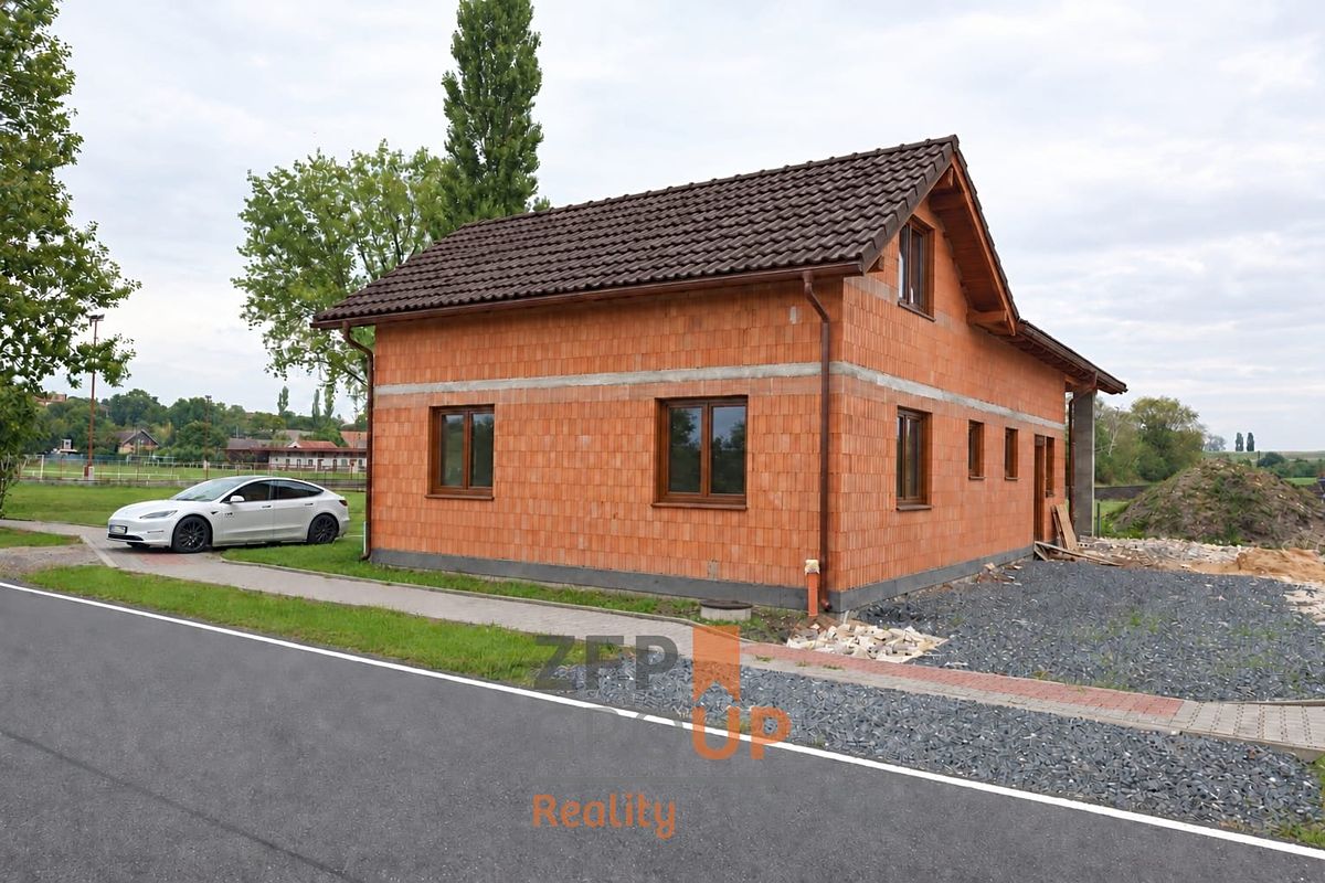 Prodej rodinného domu 262 m², pozemek 952 m²
