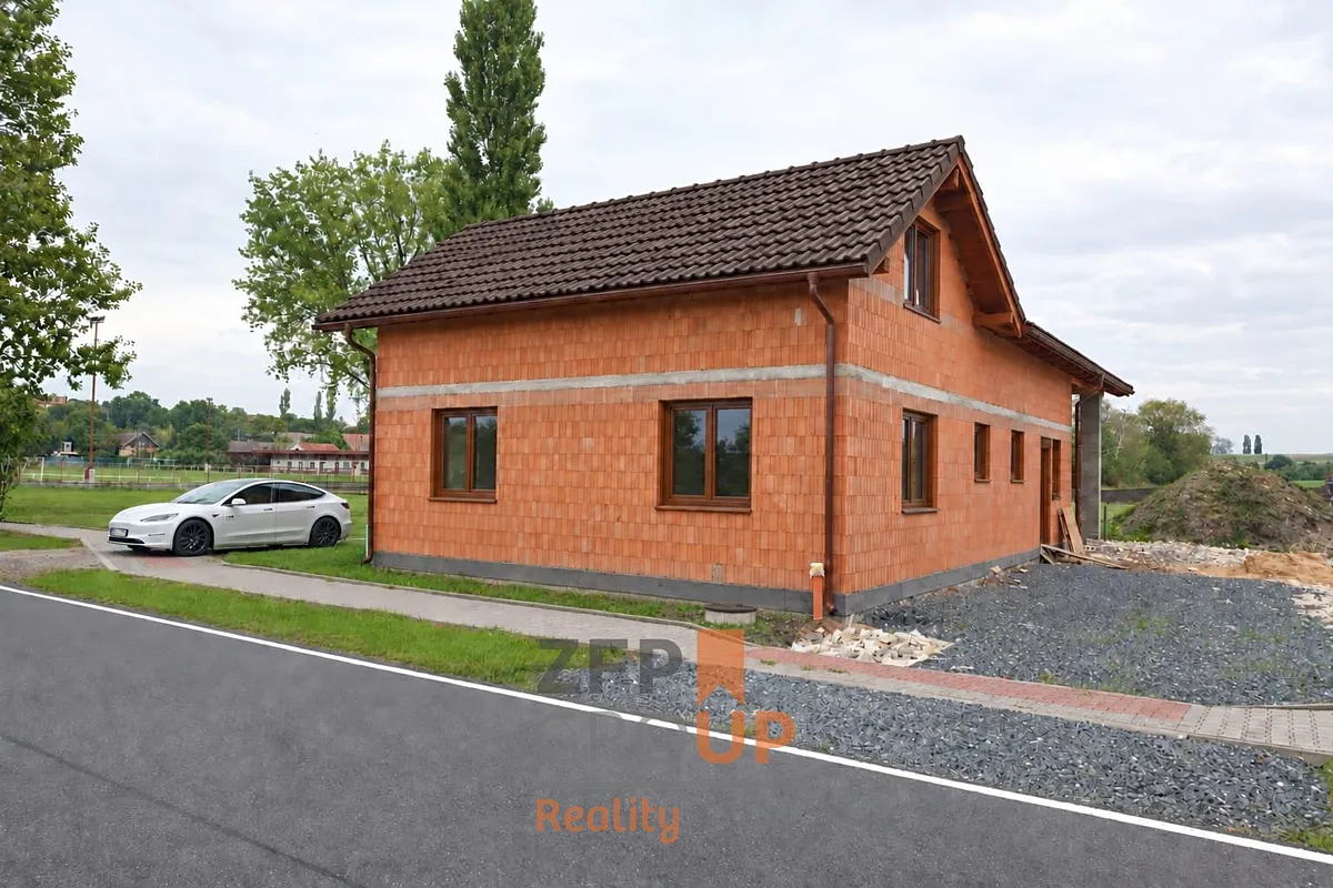 Prodej rodinného domu 262 m², pozemek 952 m²