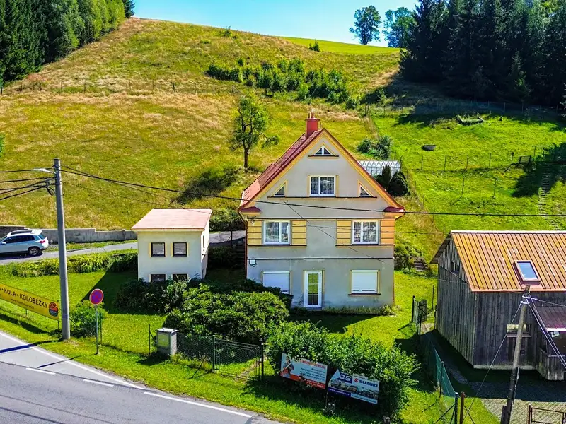 Prodej rodinného domu 200 m², pozemek 2251 m², Janov nad Nisou – náhled fotky 1