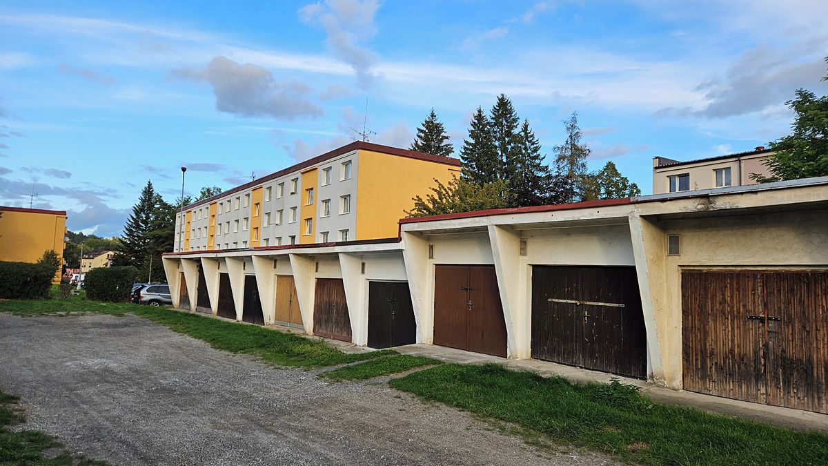 Pronájem garáže 16 m², Sušice – fotka 1 z 3