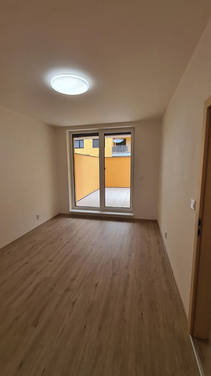Pronájem bytu 2+kk 55 m² – fotografie 5