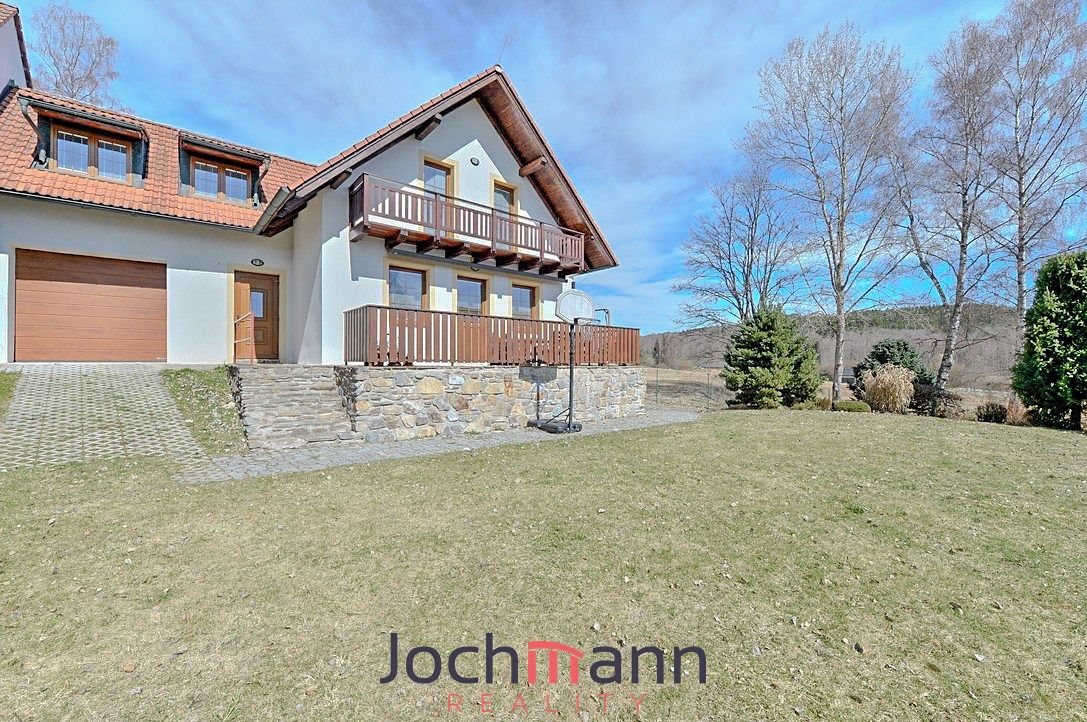 Prodej rodinného domu 182 m², pozemek 1009 m², Horní Planá – fotka 1 z 3
