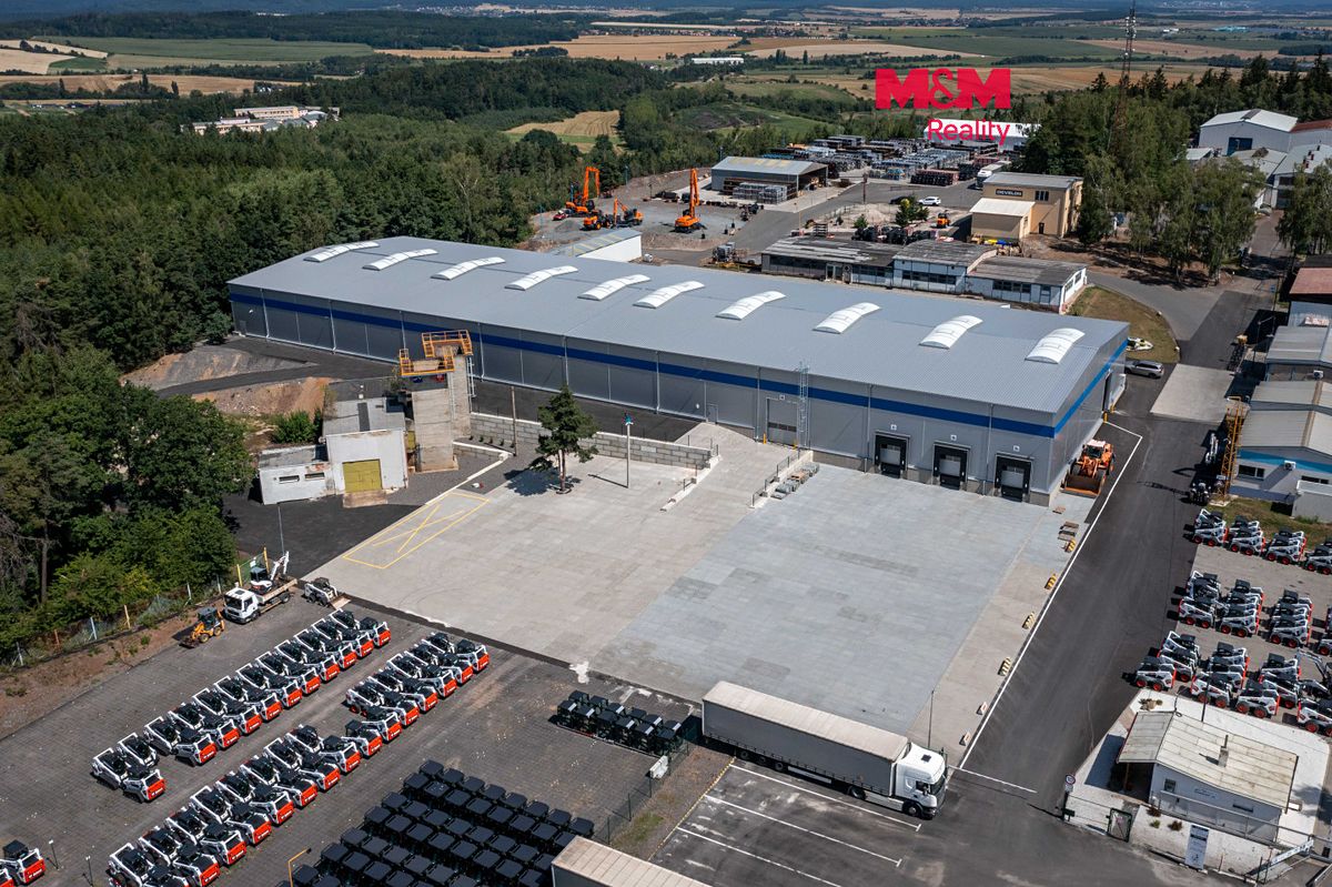 Pronájem skladového prostoru 3885 m²