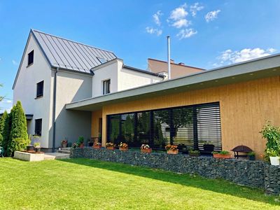 Prodej rodinného domu 305 m², pozemek 595 m²