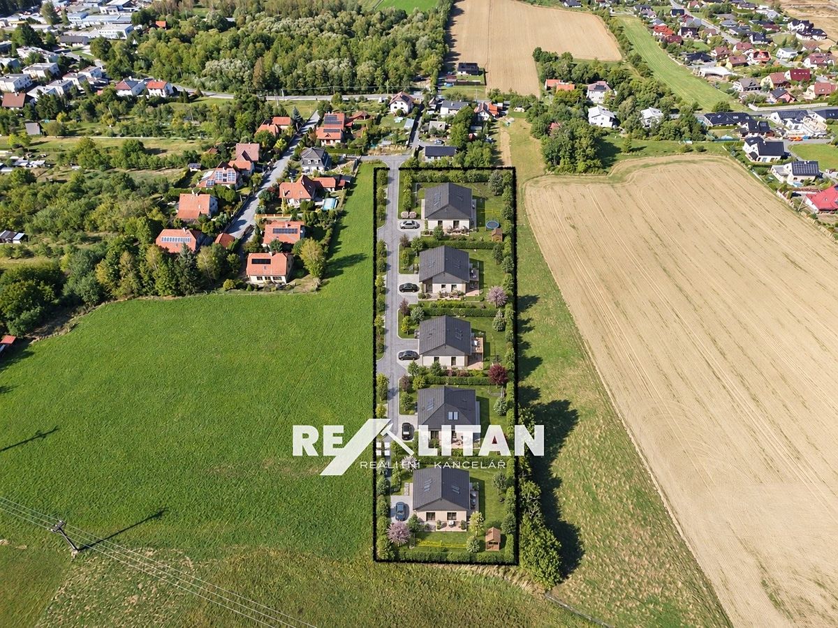 Prodej stavebního pozemku 4093 m²