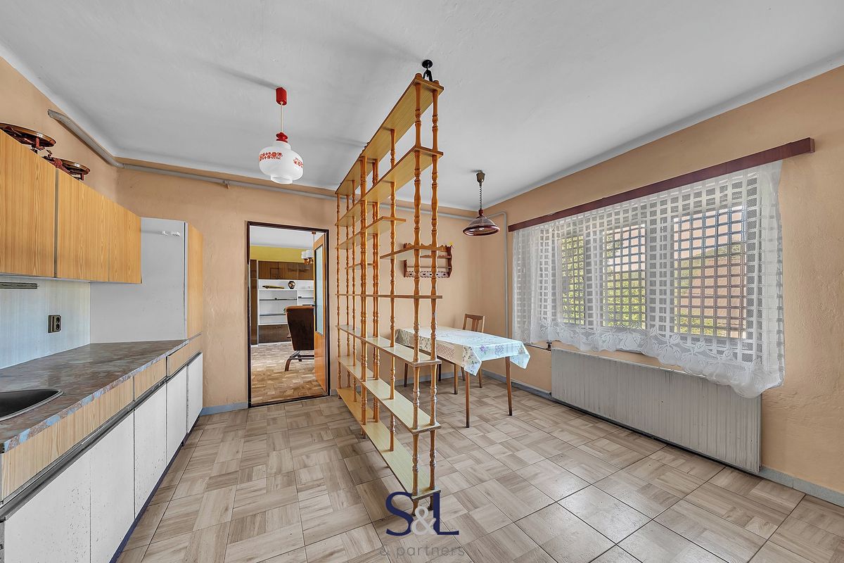 Prodej rodinného domu 180 m², pozemek 752 m² – fotografie 3
