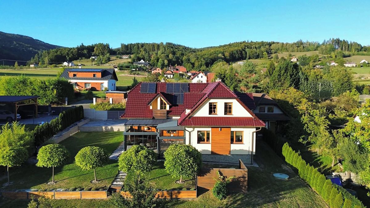 Prodej rodinného domu 237 m², pozemek 1202 m²