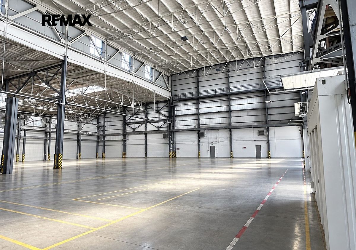 Pronájem skladového prostoru 10500 m² – fotografie 3
