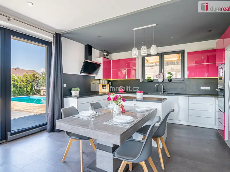 Prodej rodinného domu 159 m², pozemek 1060 m², Záluží – náhled fotky 2