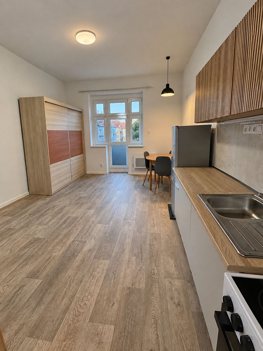 Pronájem bytu 1+kk 35 m² – fotografie 2