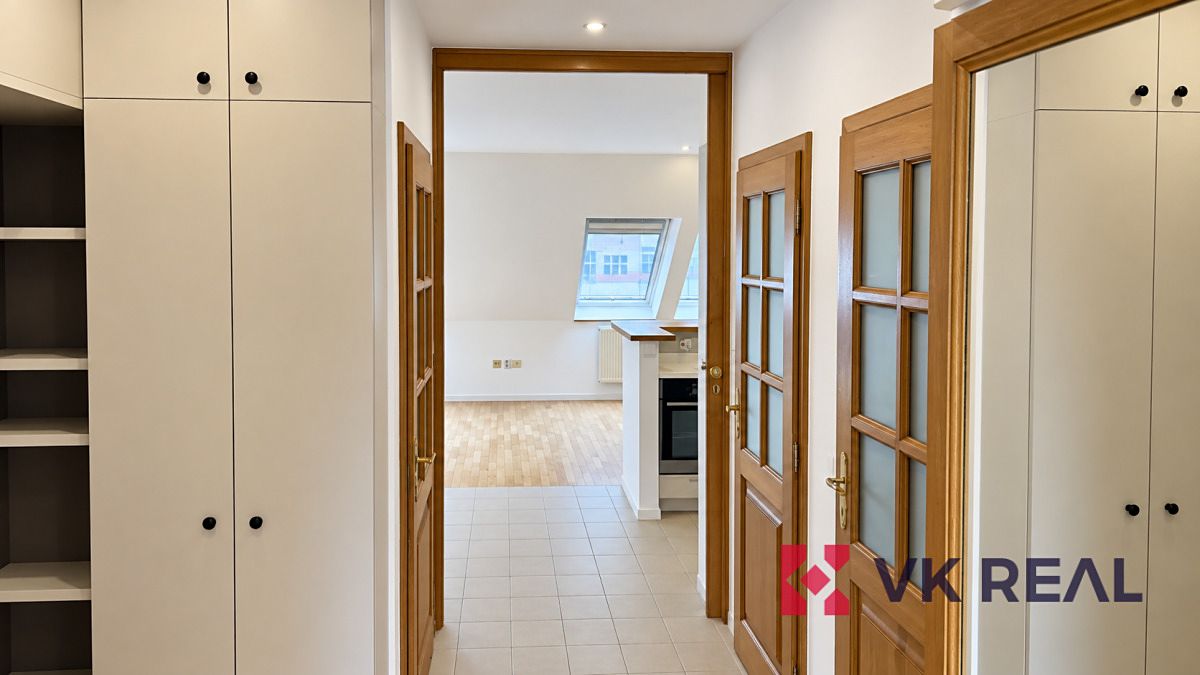 Pronájem bytu 2+kk 61 m² – fotografie 5
