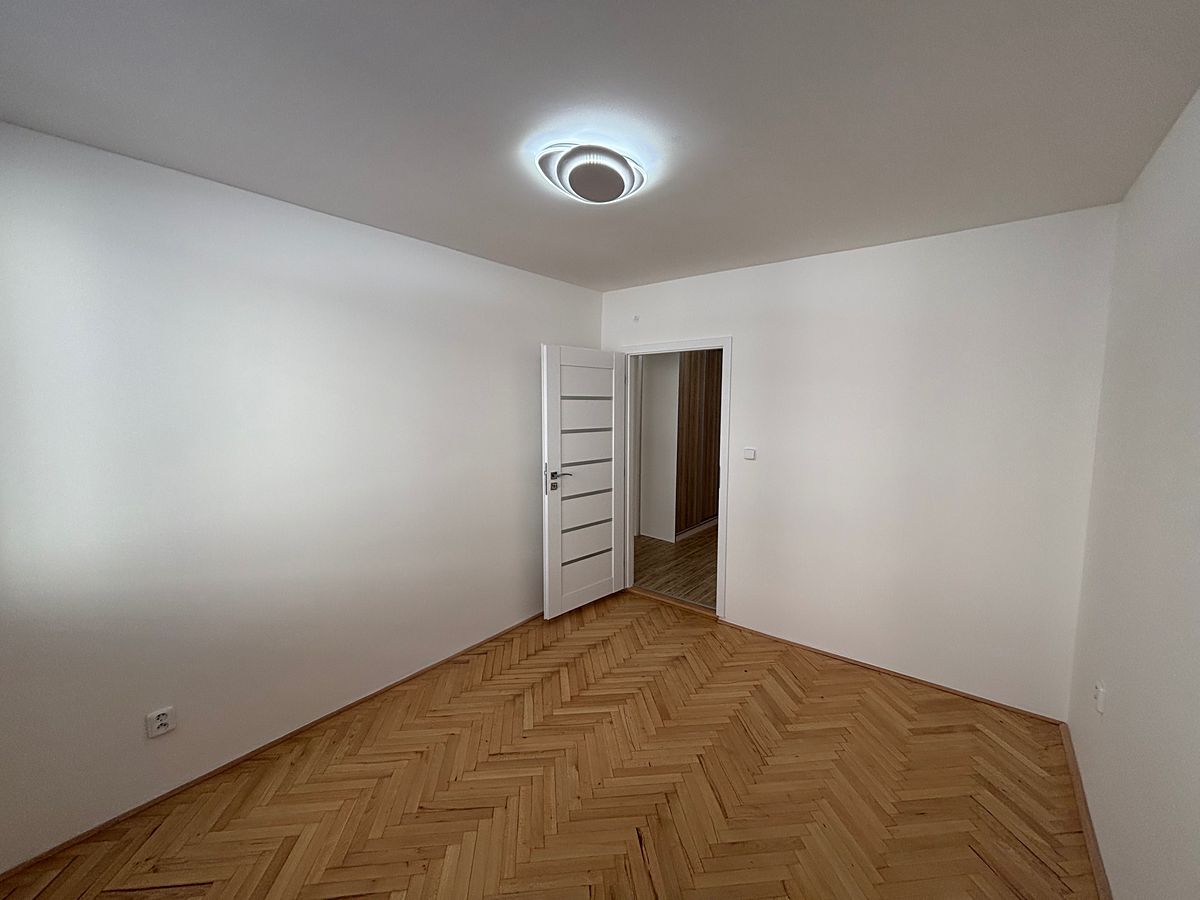 Pronájem bytu 2+1 50 m² – fotografie 4