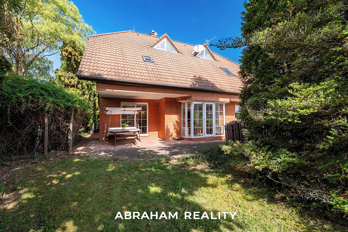 Prodej rodinného domu 237 m², pozemek 1174 m²