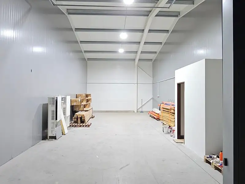 Pronájem skladového prostoru 81 m², Záryby – náhled fotky 2