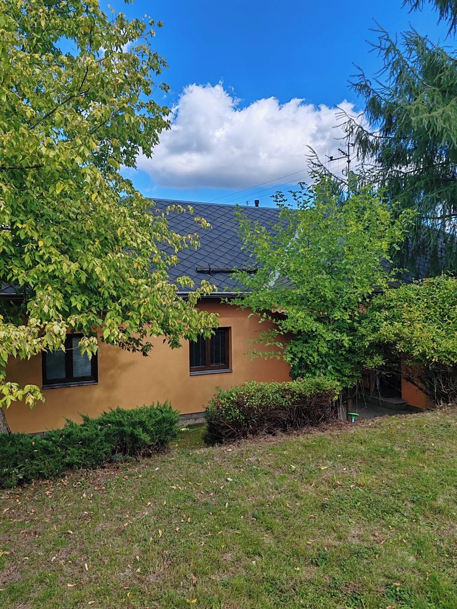 Prodej rodinného domu 155 m², pozemek 858 m² – fotografie 2
