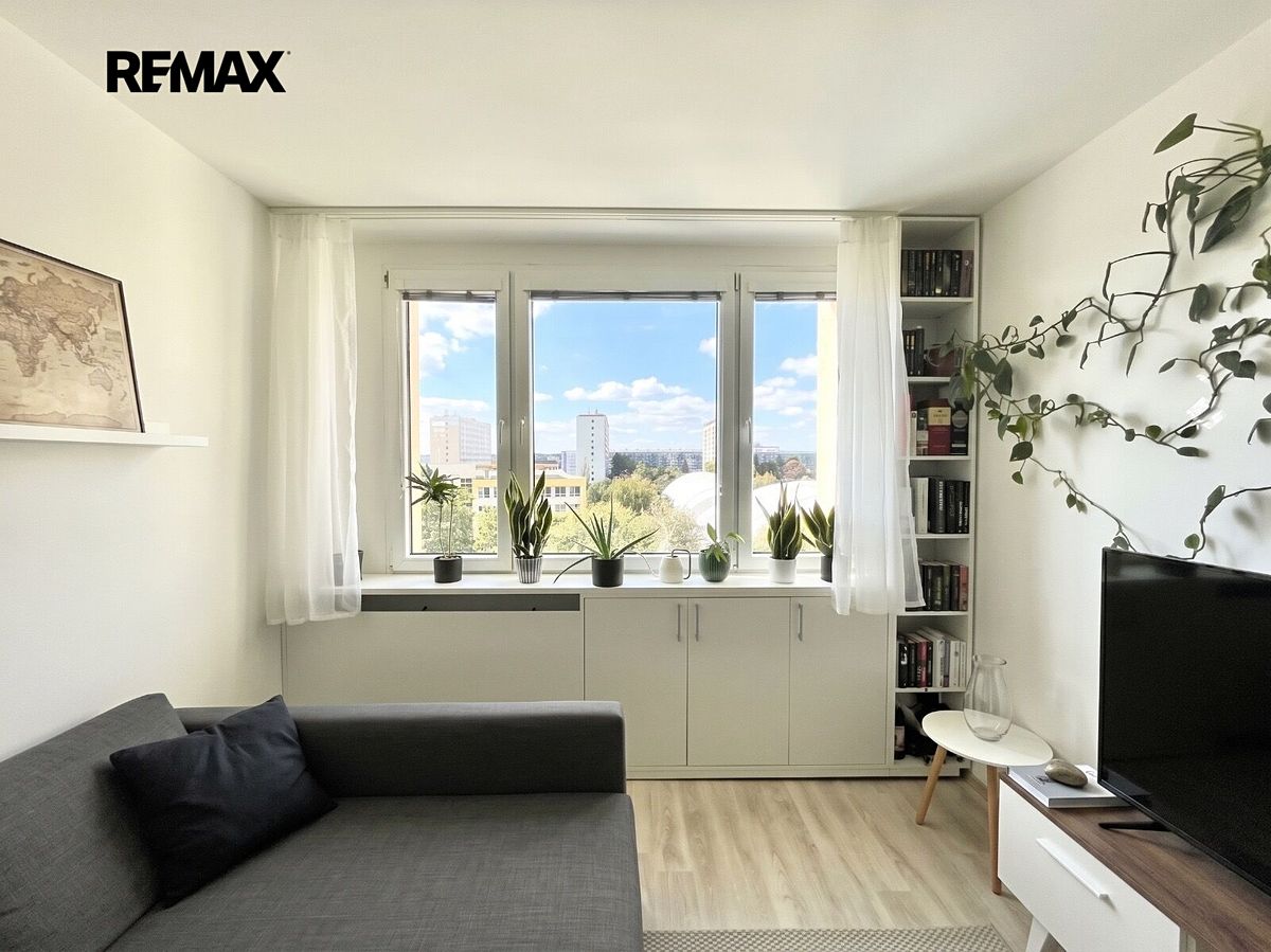 Pronájem bytu 2+kk 45 m² – fotografie 2