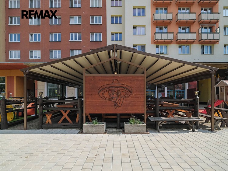 Pronájem komerčního prostoru, 141 m² (2 z 21)