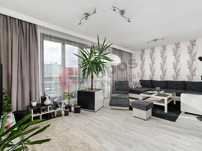 Prodej rodinného domu 335 m², pozemek 542 m², Telnice – náhled fotky 2