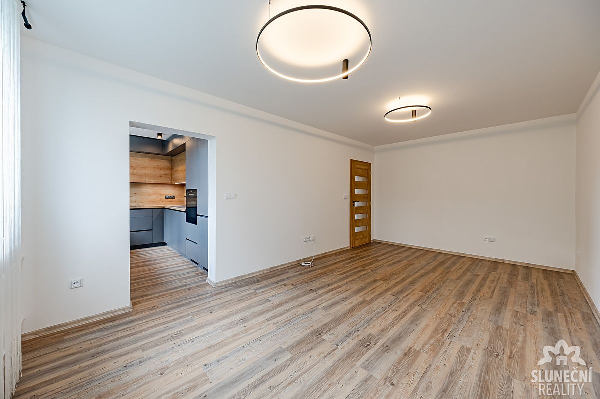 Pronájem bytu 3+1 73 m² – fotografie 3