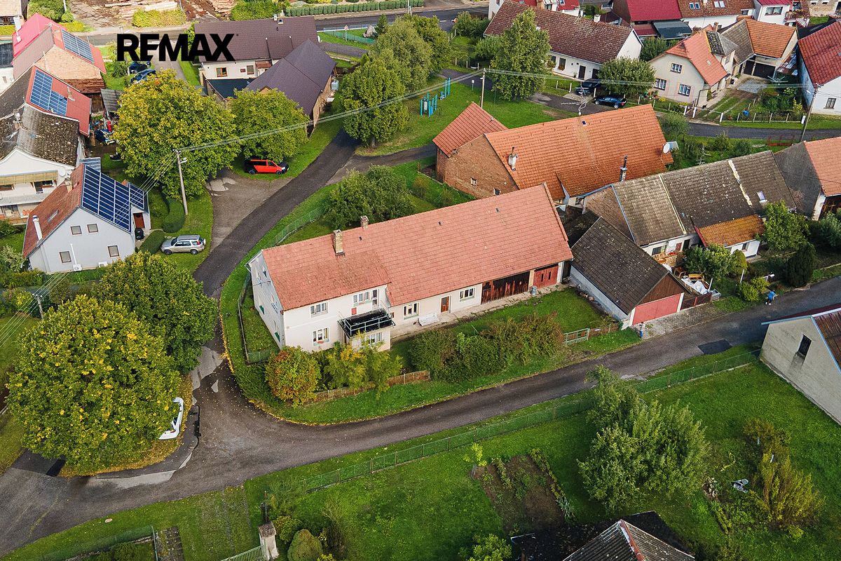 Prodej rodinného domu 450 m², pozemek 837 m², Slavětín nad Metují – fotka 1 z 3