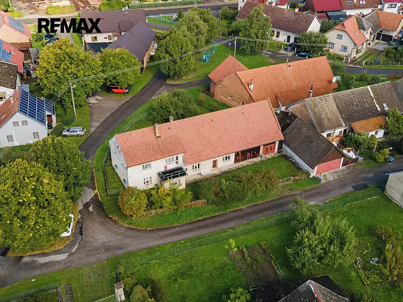 Prodej rodinného domu 450 m², pozemek 837 m², Slavětín nad Metují – náhled fotky 1