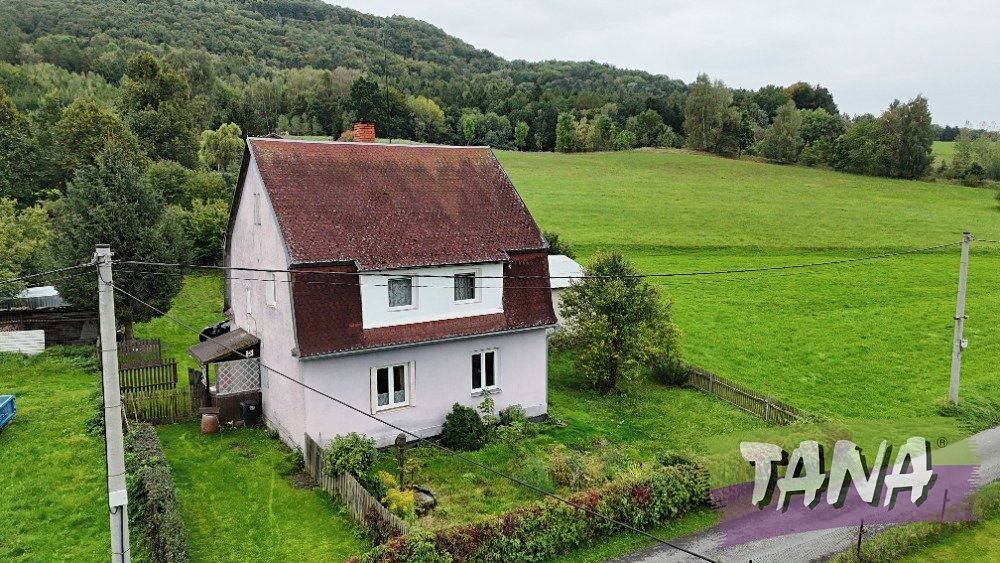 Prodej rodinného domu 110 m², pozemek 1916 m²