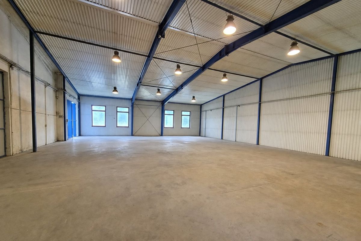 Pronájem skladového prostoru 425 m² – fotografie 2