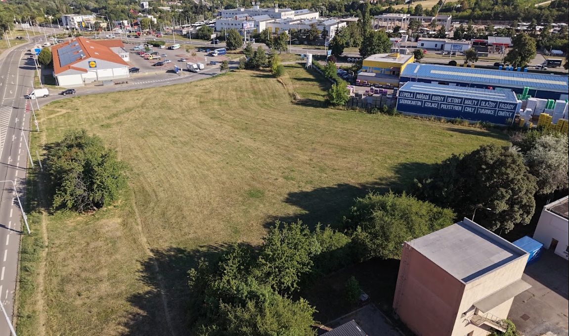Prodej komerčního pozemku 9632 m²