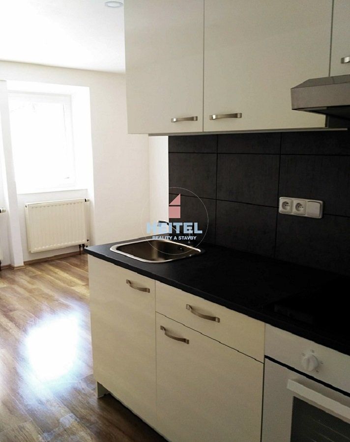 Pronájem bytu 1+kk 36 m² – fotografie 4