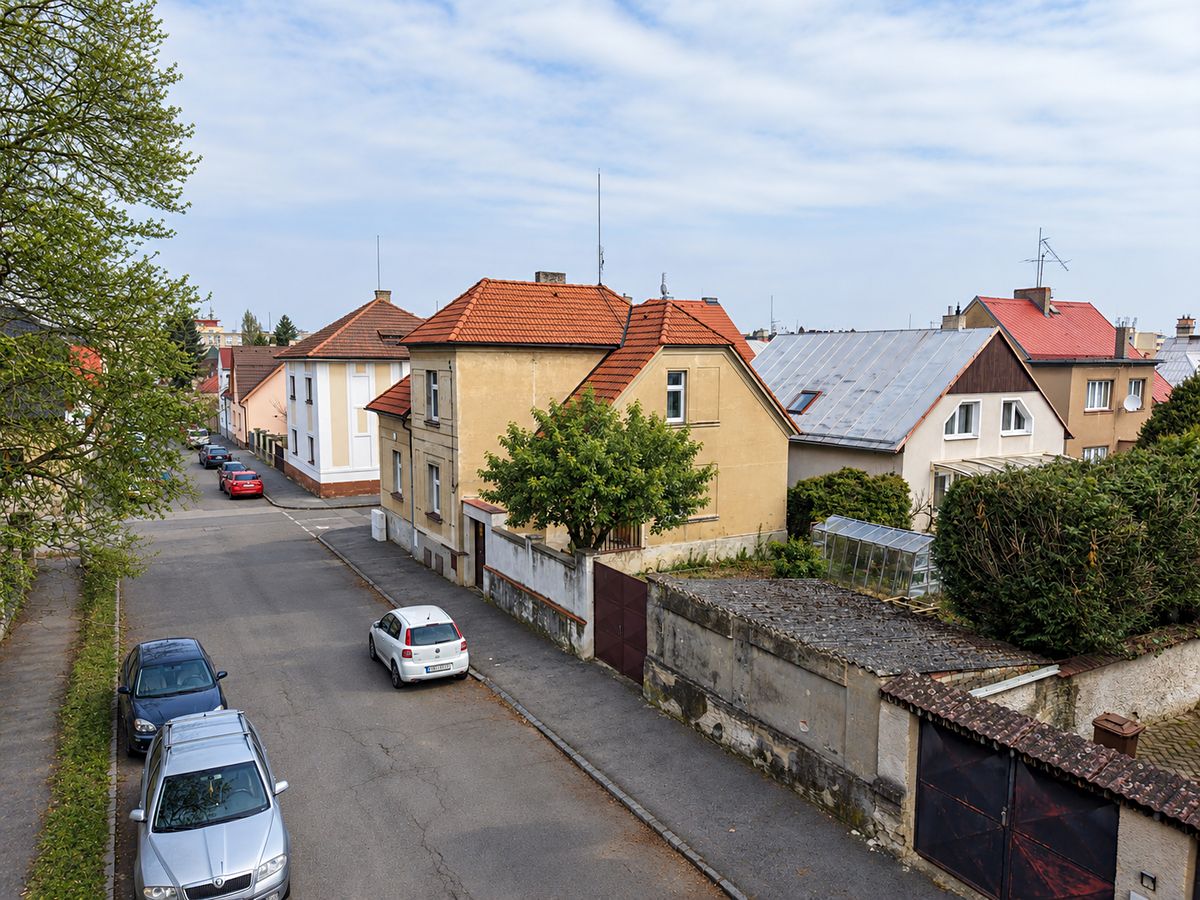 Prodej rodinného domu 170 m², pozemek 374 m² – fotografie 2