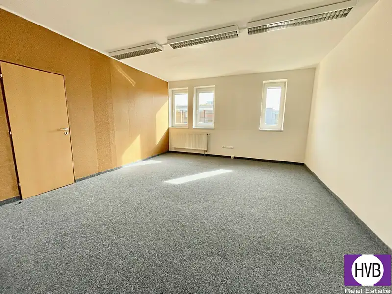 Pronájem kanceláře 112 m², Praha – náhled fotky 2