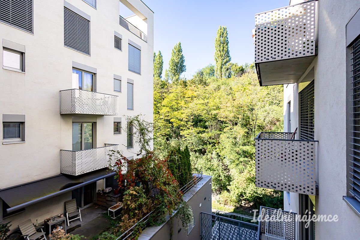 Pronájem bytu 2+kk 44 m² – fotografie 4